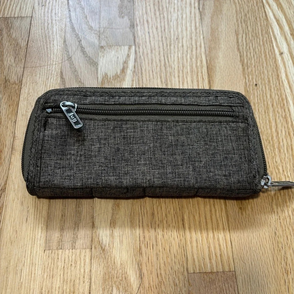 Lug | Quilted Handspring Travel Wallet Brown - Picture 7 of 7